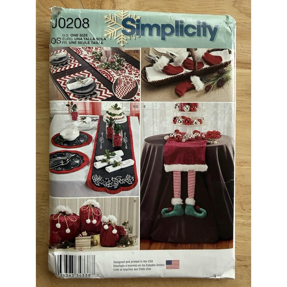 Simplicity Pattern J0208 8032 Christmas Holiday Decor ELF stocking table Runner